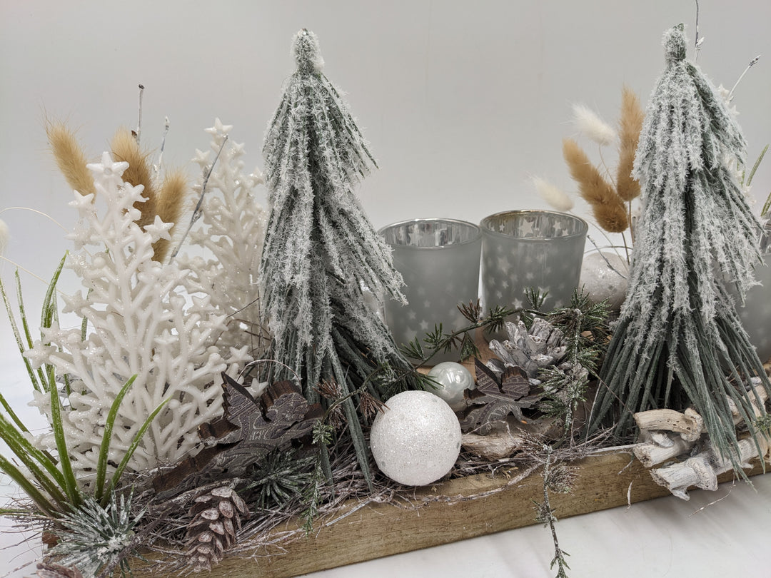 Weihnachtsgesteck Teelicht Kugel Zapfen weiß
