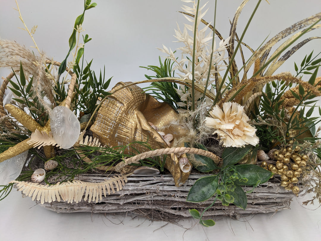 Sommergesteck maritim Seestern Schnecke Beeren gold