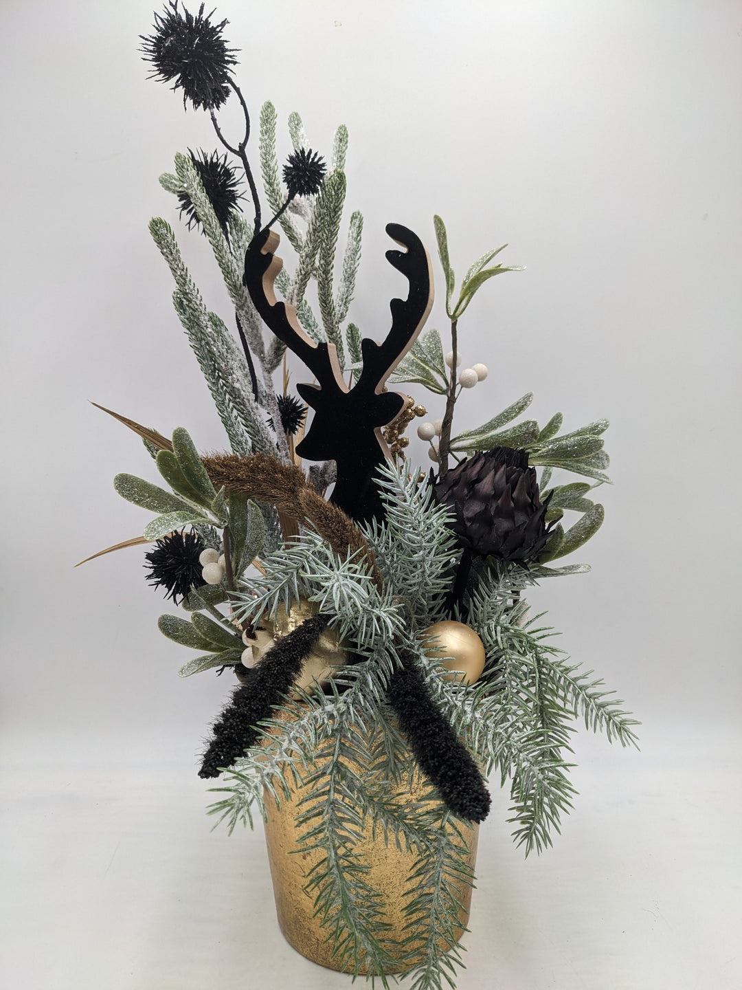 Weihnachtsgesteck Kugel Mistel Hirsch schwarz