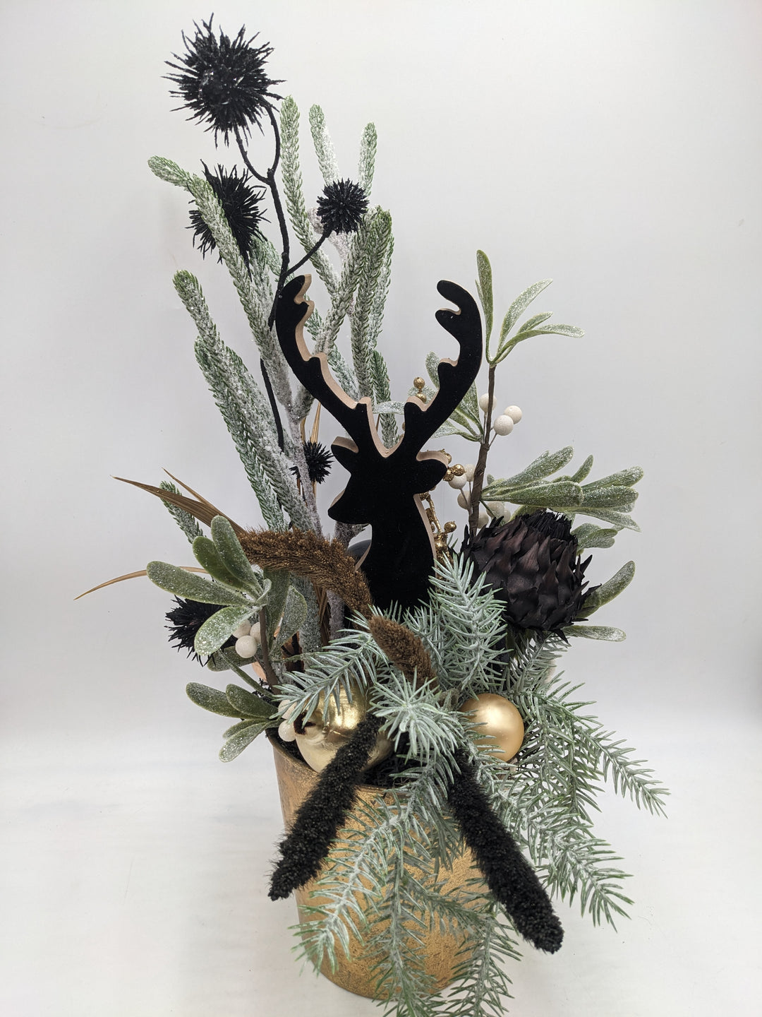 Weihnachtsgesteck Kugel Mistel Hirsch schwarz
