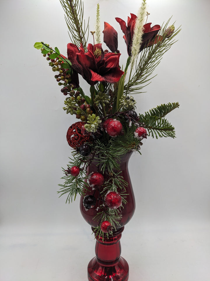 Weihnachtsgesteck Kugel Amaryllis Beeren rot