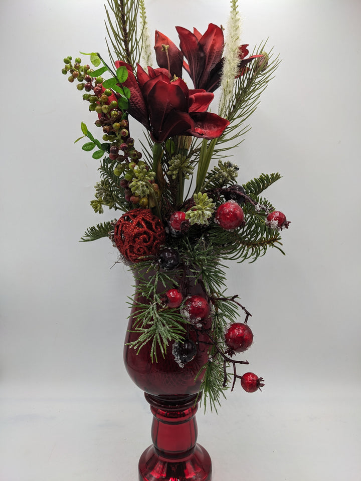 Weihnachtsgesteck Kugel Amaryllis Beeren rot