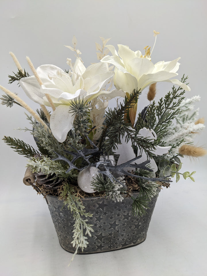 Weihnachtsgesteck Kugel Engel Amaryllis weiß