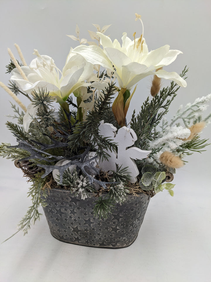 Weihnachtsgesteck Kugel Engel Amaryllis weiß