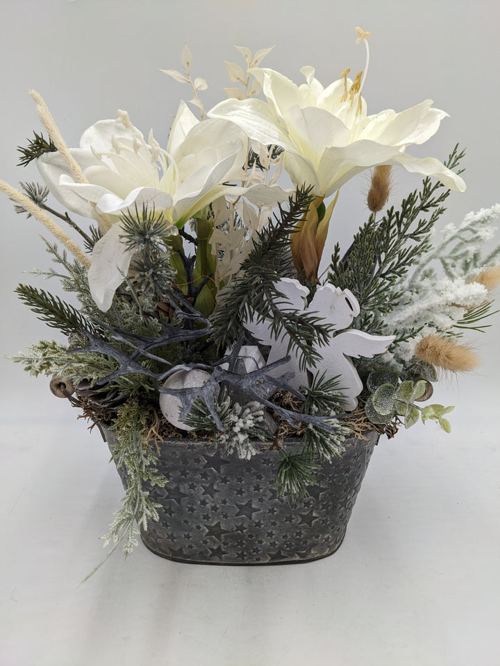 Weihnachtsgesteck Kugel Engel Amaryllis weiß