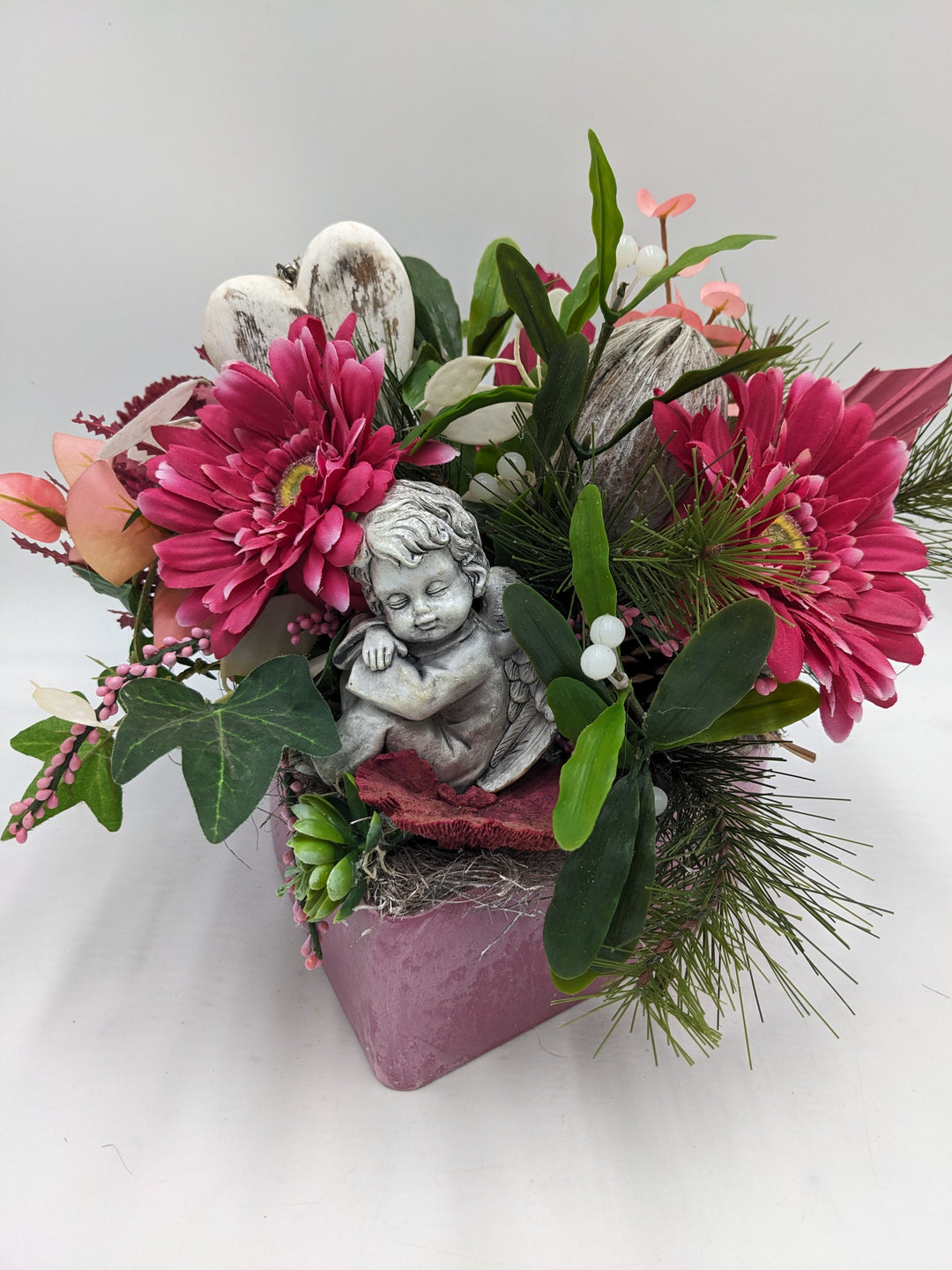 Trauergesteck Herz Engel Gerbera rosa