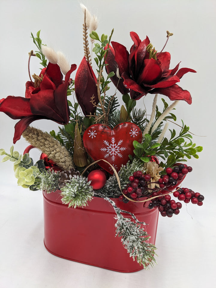Weihnachtsgesteck Kugel Herz Amaryllis rot