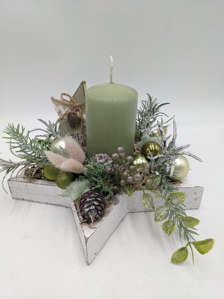 Weihnachtsgesteck Kugel Stern Herz mint