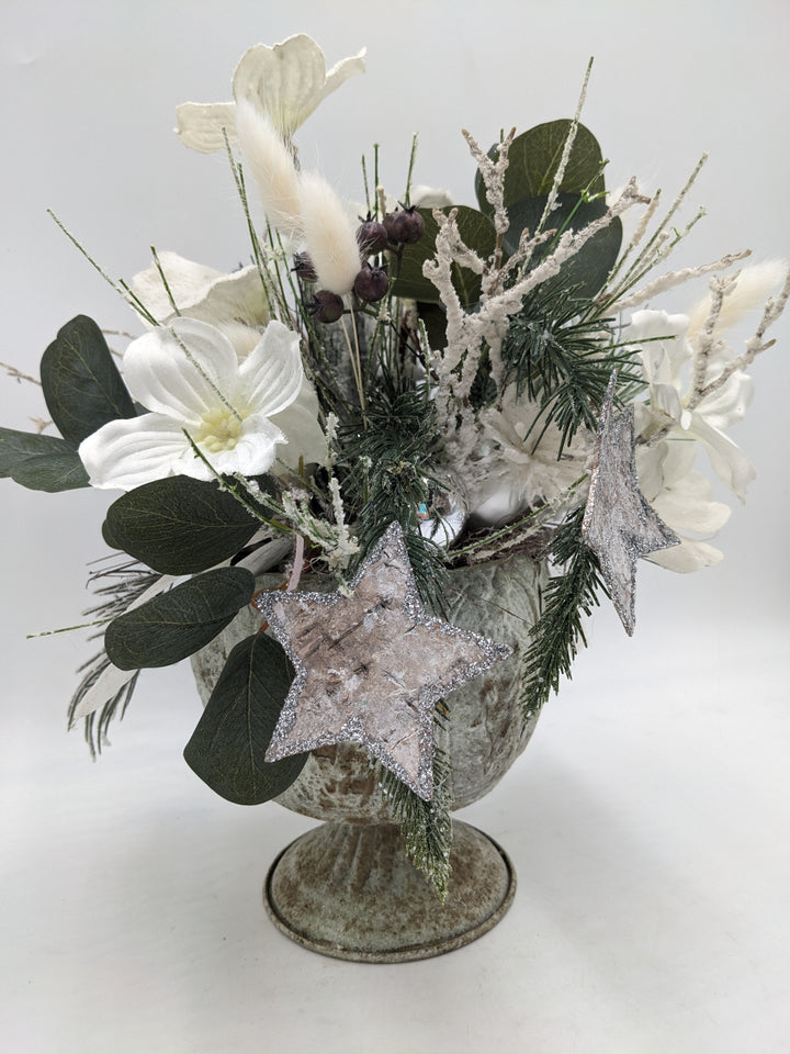 Weihnachtsgesteck Kugel Stern Amaryllis weiß