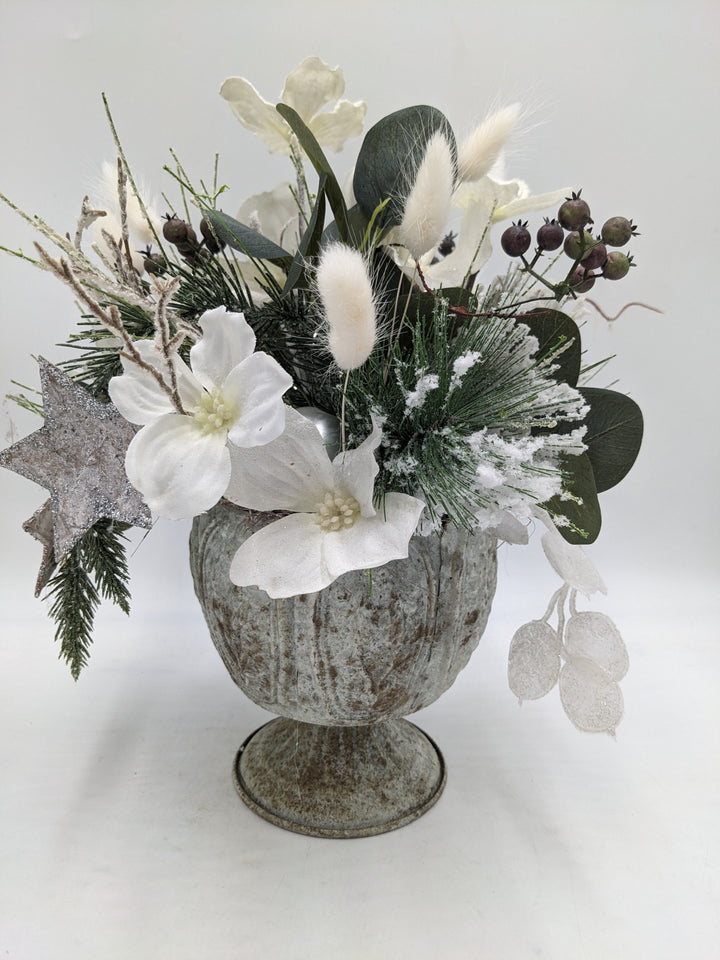 Weihnachtsgesteck Kugel Stern Amaryllis weiß