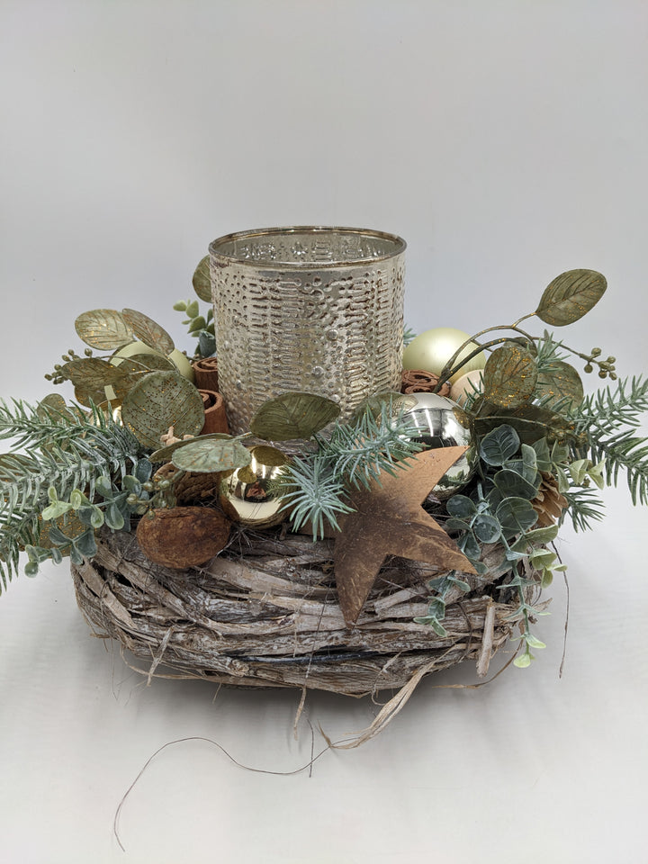 Weihnachtsgesteck Teelicht Kugel Stern gold
