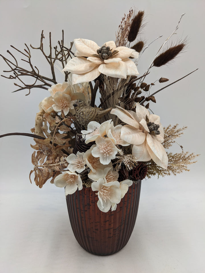 Wintergesteck Vogel Weihnachtsstern Kirschblüte creme