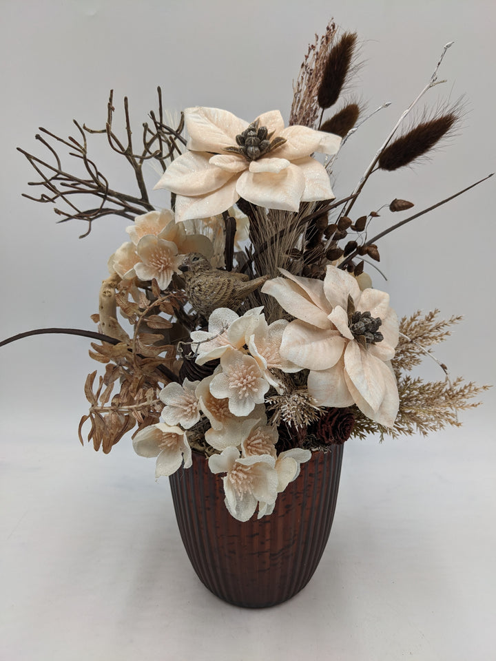 Wintergesteck Vogel Weihnachtsstern Kirschblüte creme