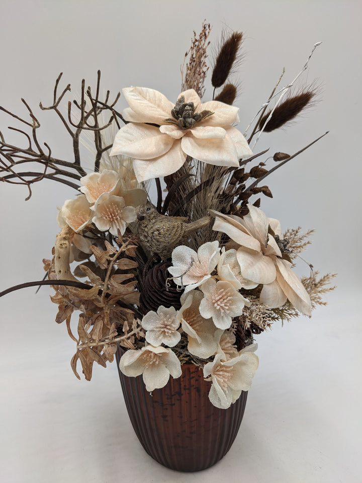 Wintergesteck Vogel Weihnachtsstern Kirschblüte creme
