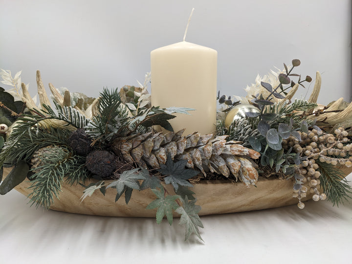 Weihnachtsgesteck Kugel Zapfen Geweih creme