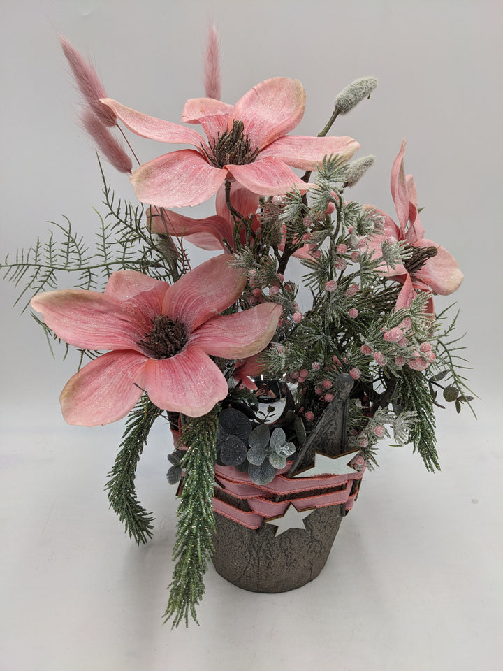 Weihnachtsgesteck Kugel Stern Magnolie rosa