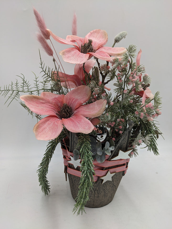 Weihnachtsgesteck Kugel Stern Magnolie rosa