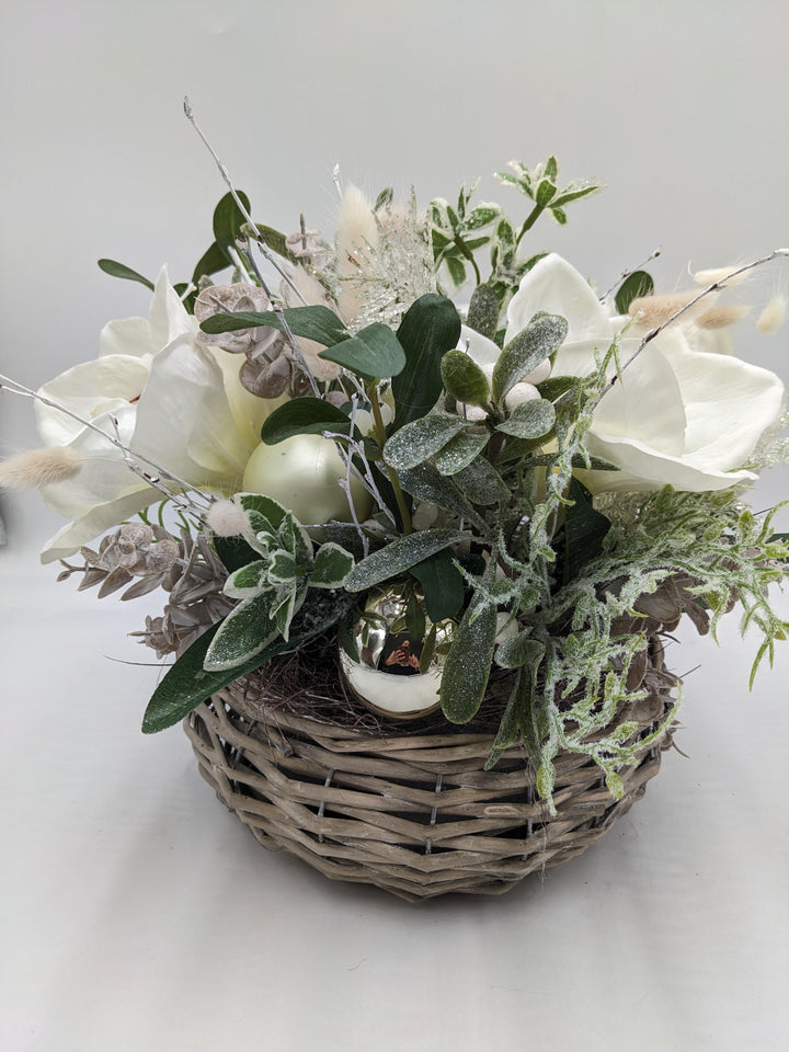 Weihnachtsgesteck Kugel Amaryllis Salbei weiß