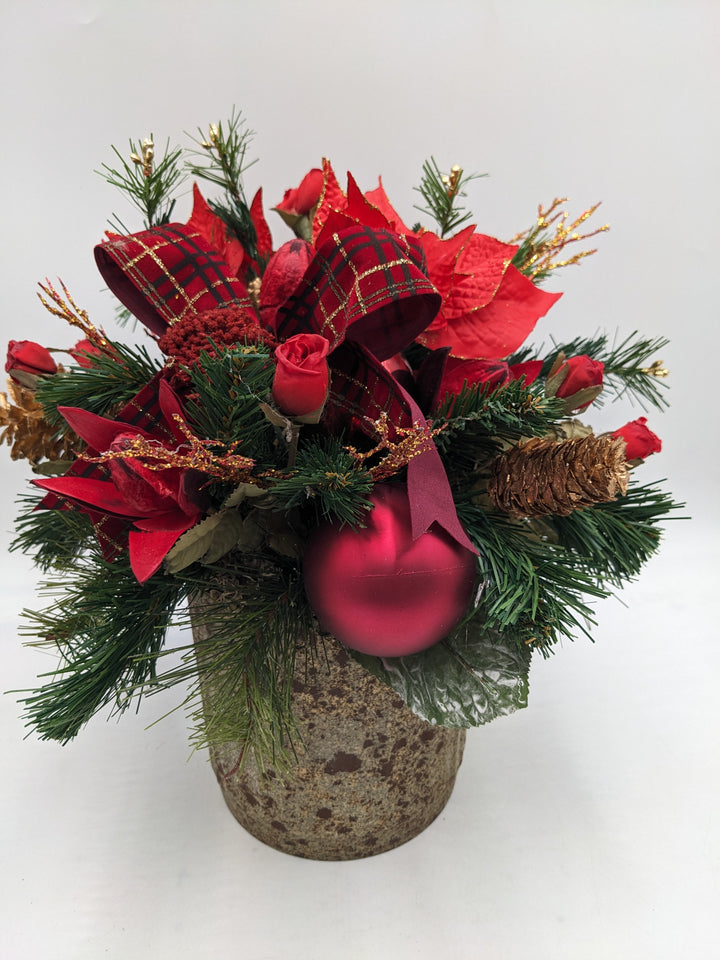 Weihnachtsgesteck Trauergesteck Kugel Rose rot