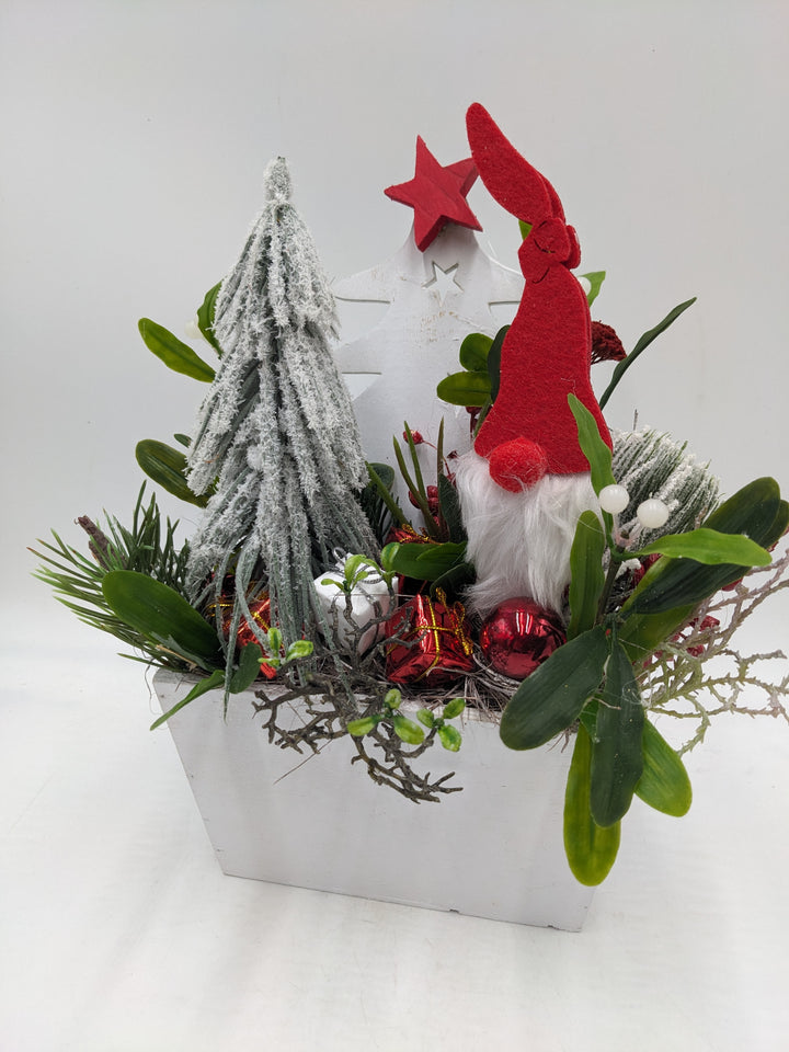 Weihnachtsgesteck Kugel Geschenk Wichtel rot