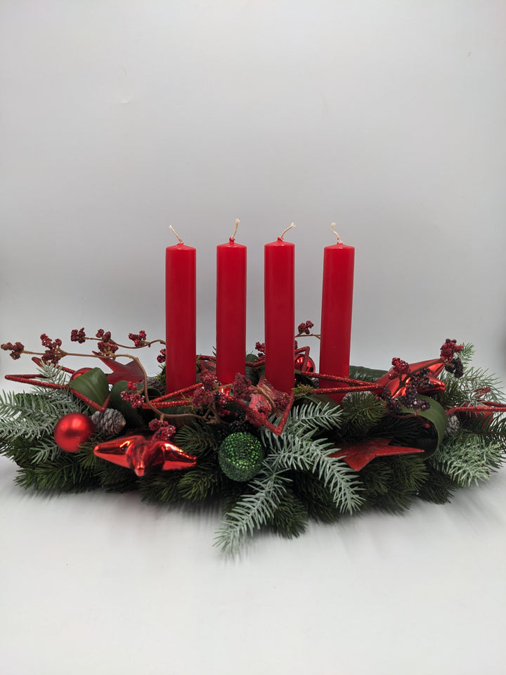 Adventsgesteck Kugel Zapfen Stern rot