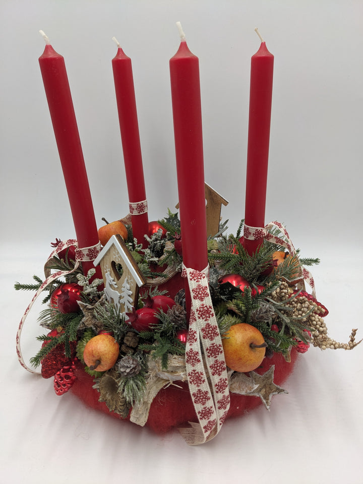 Adventskranz klassisch Kugel Haus Apfel rot