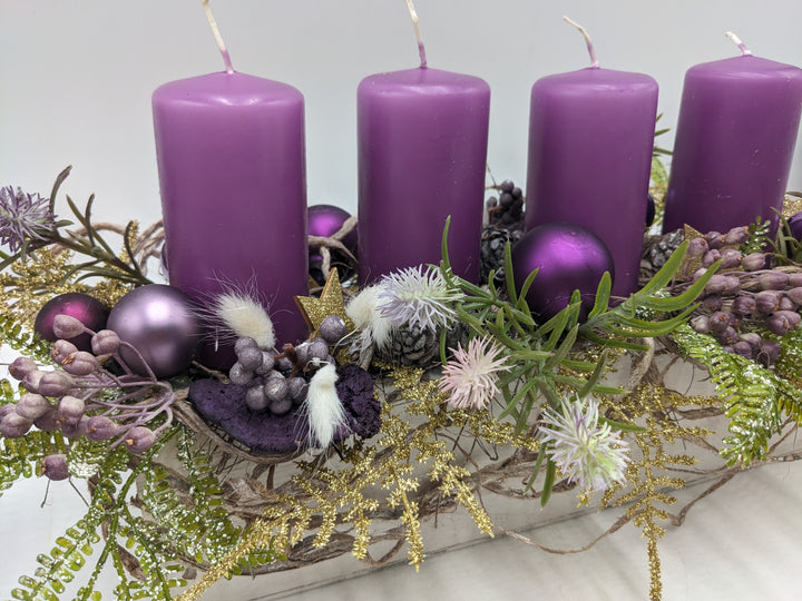 Adventsgesteck Kugel Stern Beeren lila