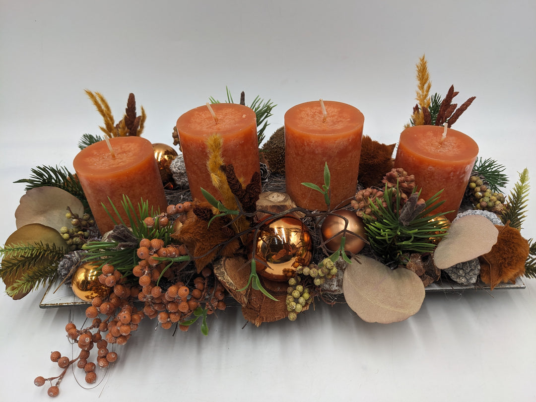 Adventsgesteck Kugel Stern Beeren orange