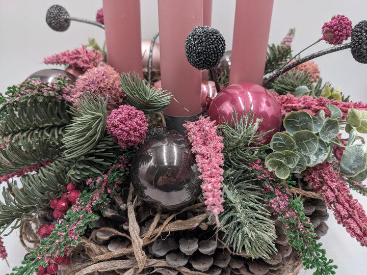 Adventskranz Kugel Zapfen Heide altrosa