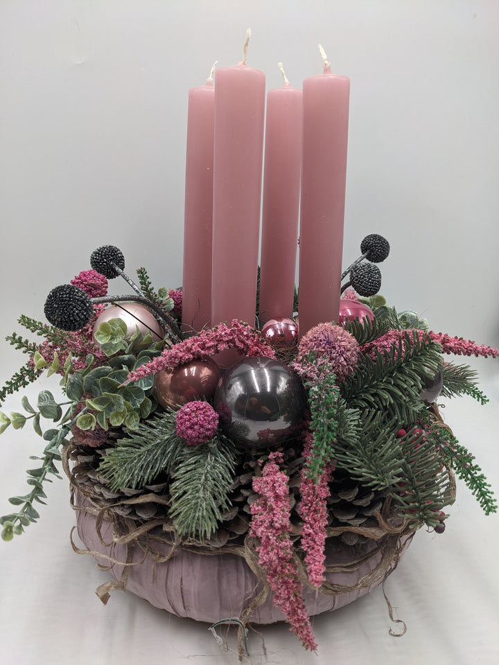 Adventskranz Kugel Zapfen Heide altrosa