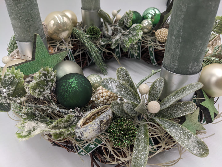Adventskranz Kugel Salbei Stern creme
