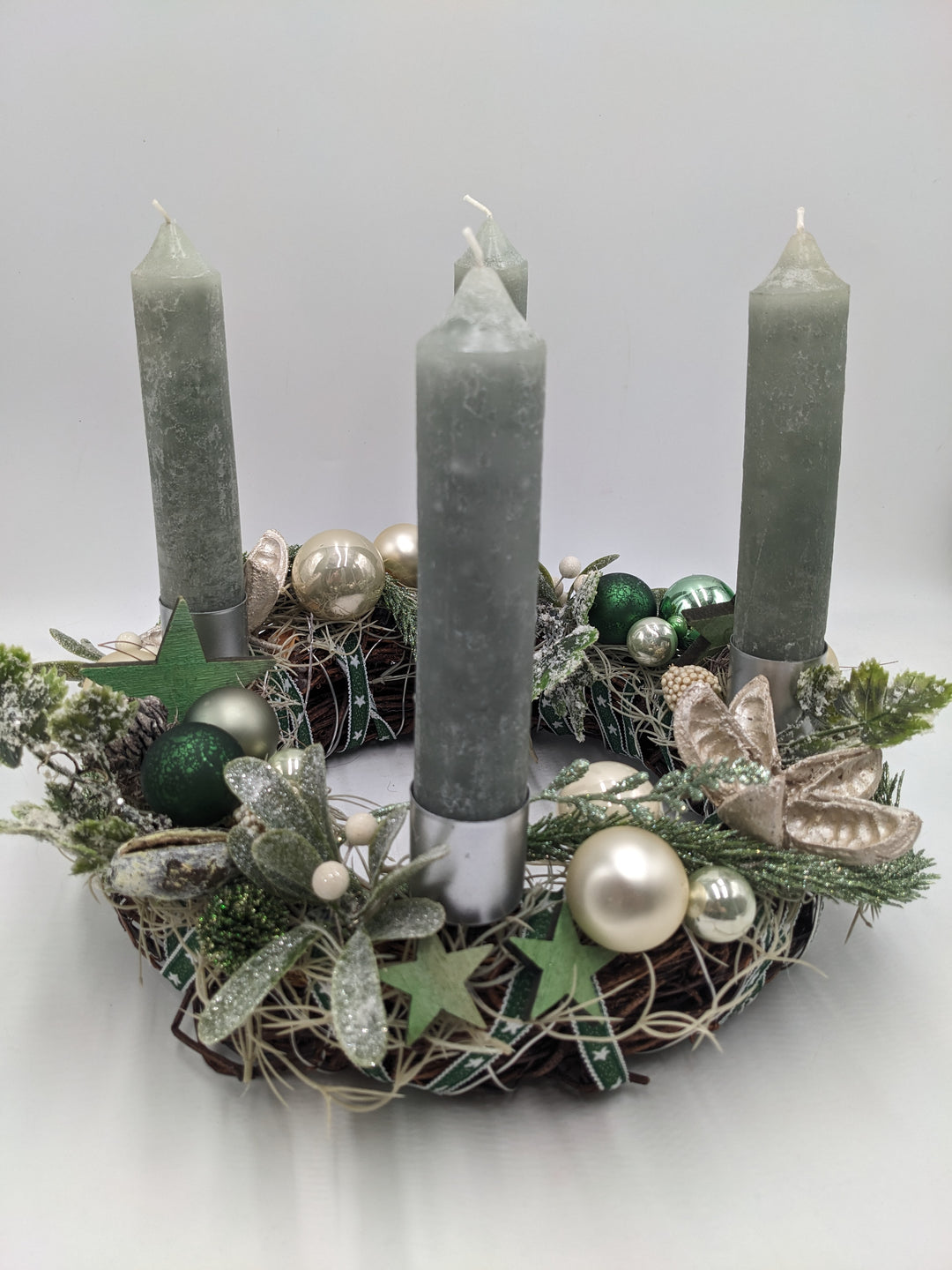 Adventskranz Kugel Salbei Stern creme