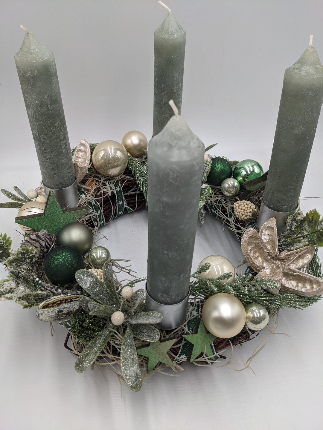 Adventskranz Kugel Salbei Stern creme