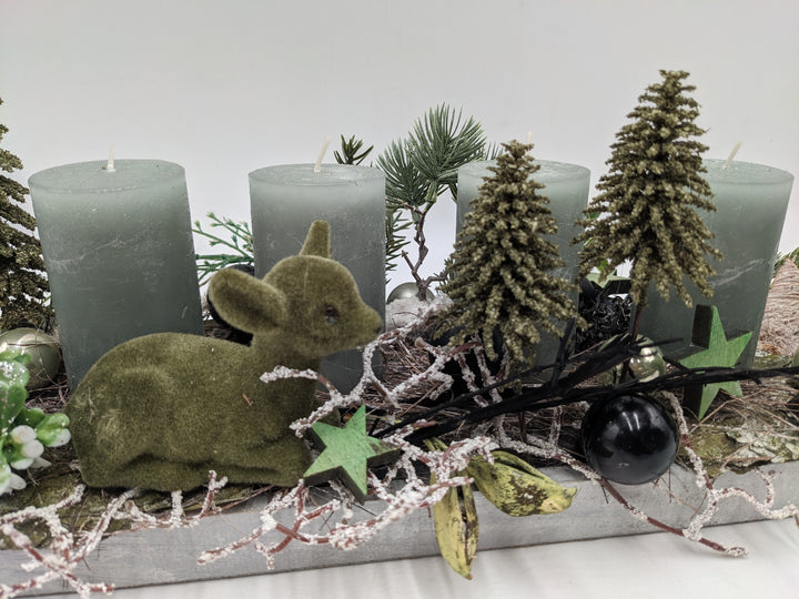 Adventsgesteck Kugel Stern Rehkitz grün