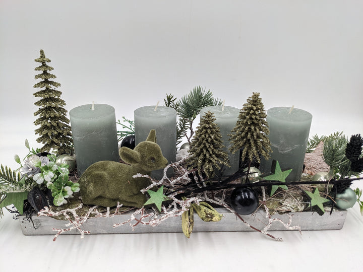 Adventsgesteck Kugel Stern Rehkitz grün