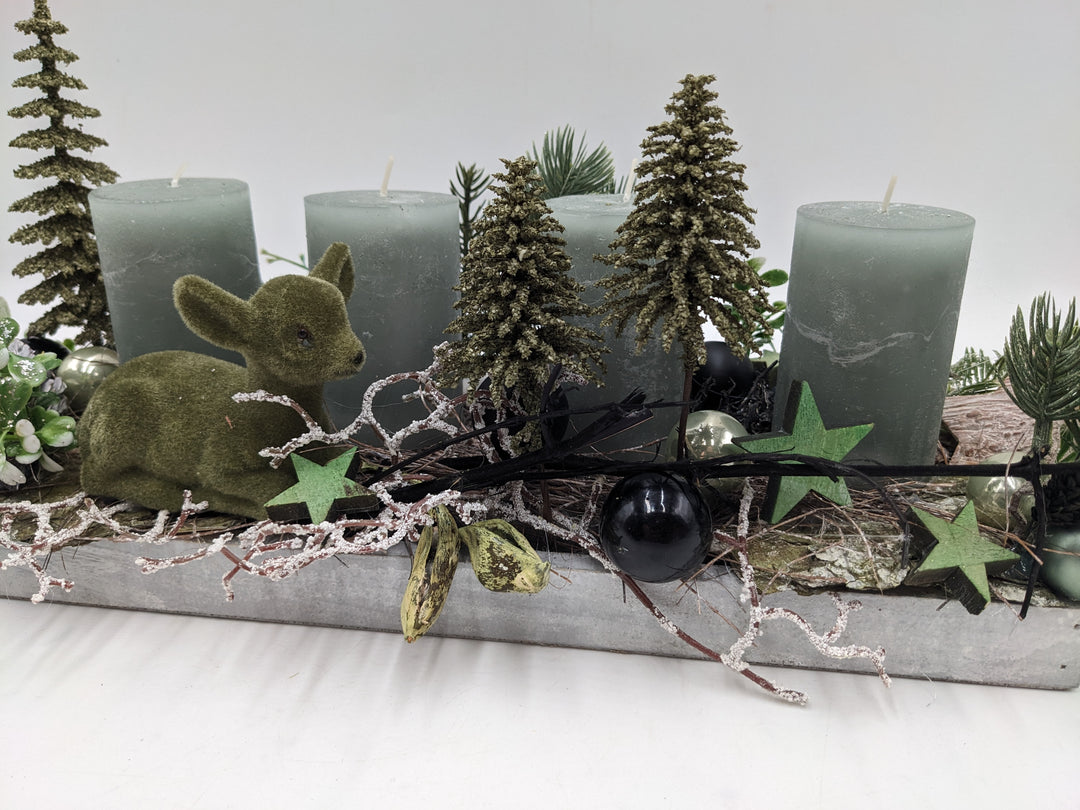 Adventsgesteck Kugel Stern Rehkitz grün