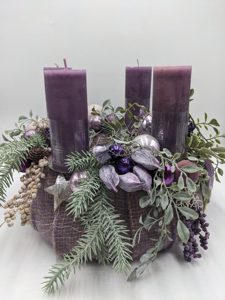 Adventskranz Kugel Zapfen Stern lila