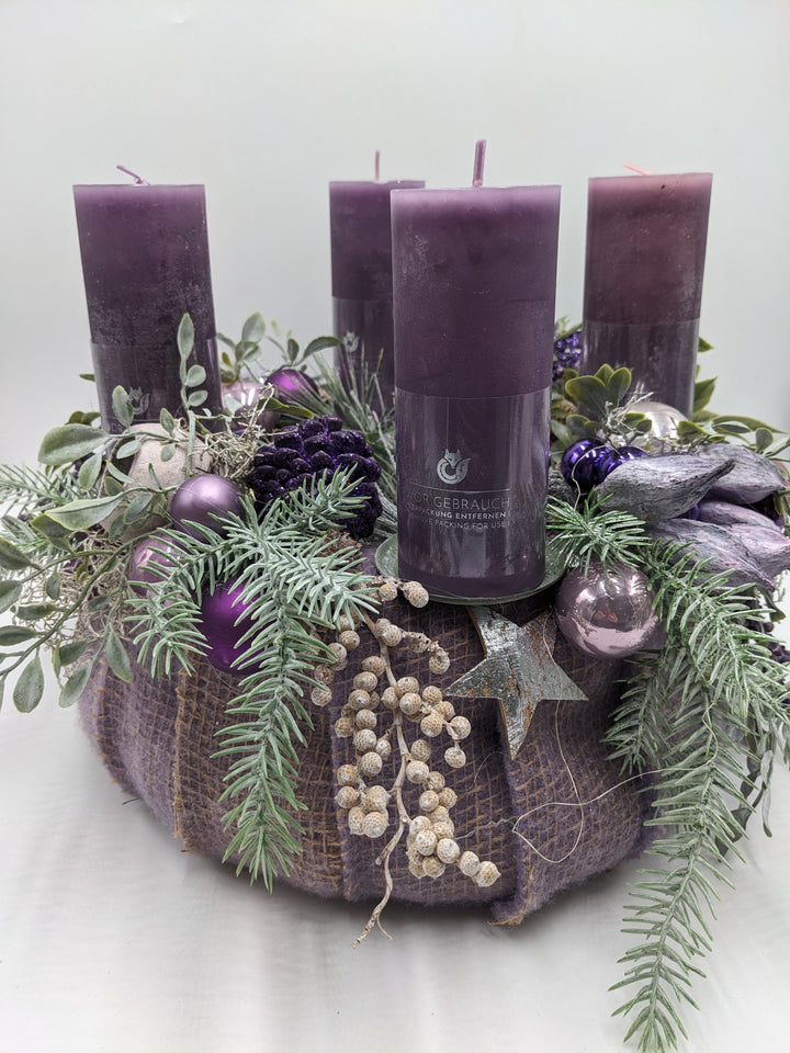 Adventskranz Kugel Zapfen Stern lila