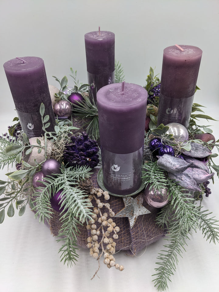 Adventskranz Kugel Zapfen Stern lila