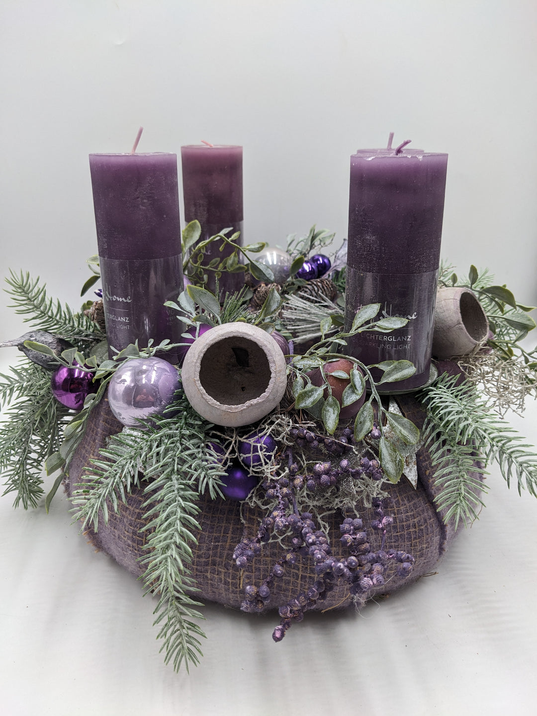 Adventskranz Kugel Zapfen Stern lila
