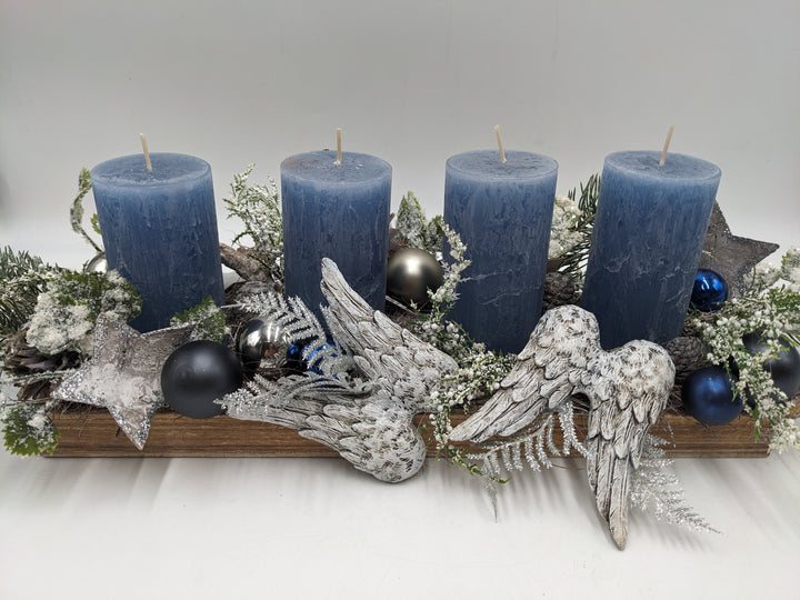 Weihnachtsgesteck Kugel Flügel Stern blau