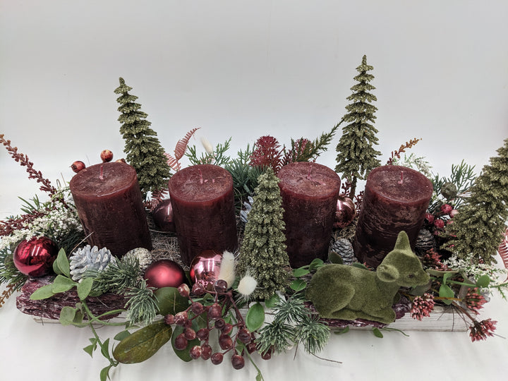 Adventsgesteck Kugel Zapfen Rehkitz dunkelrot