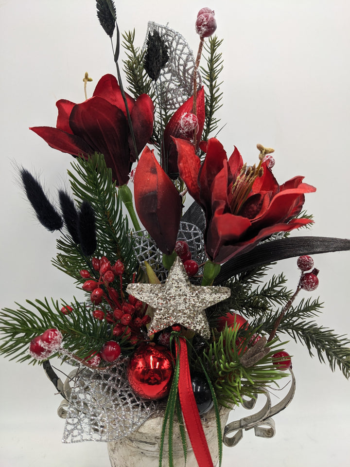 Weihnachtsgesteck Kugel Stern Amaryllis rot