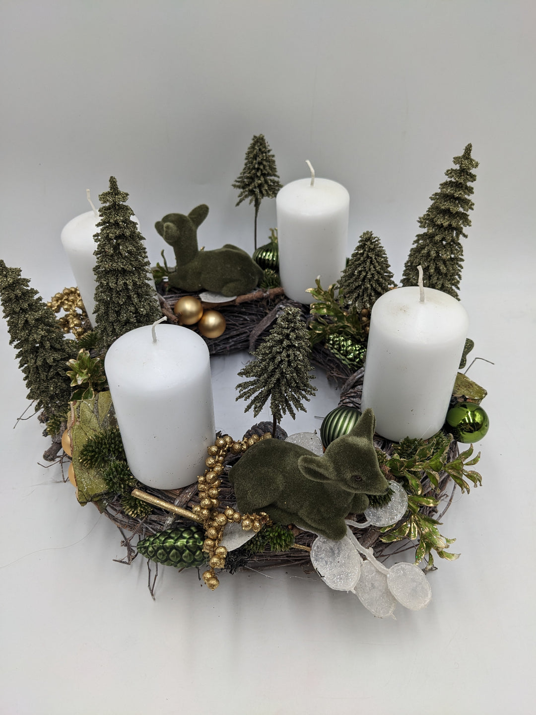 Adventskranz Kugel Zapfen Rehkitz grün