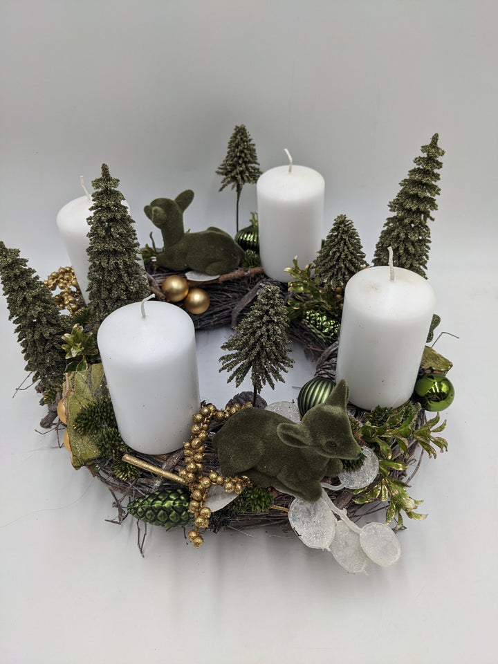 Adventskranz Kugel Zapfen Rehkitz grün