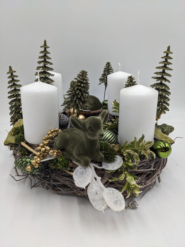 Adventskranz Kugel Zapfen Rehkitz grün