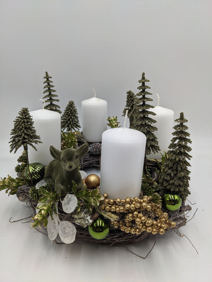 Adventskranz Kugel Zapfen Rehkitz grün