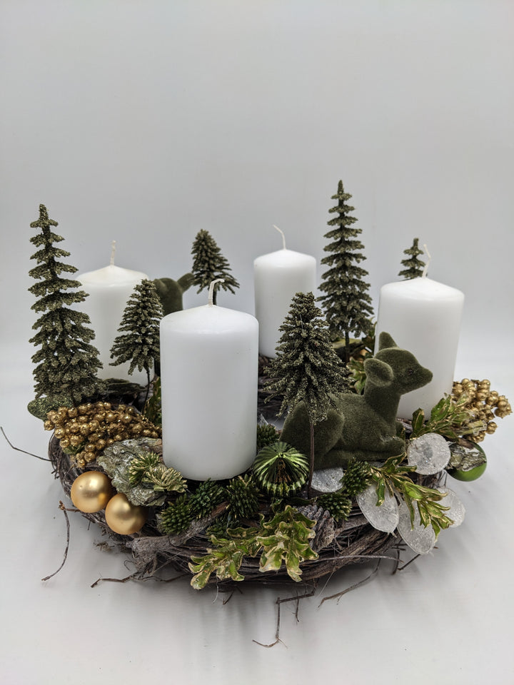 Adventskranz Kugel Zapfen Rehkitz grün