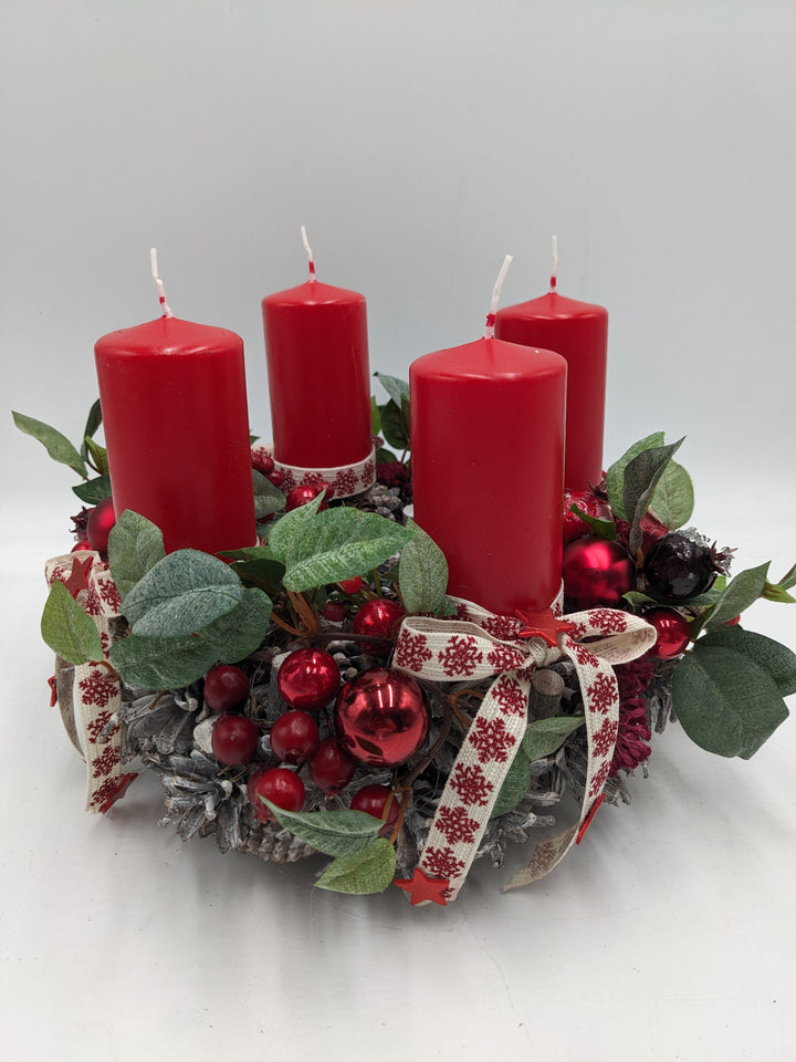 Adventskranz Kugel Zapfen Stern rot