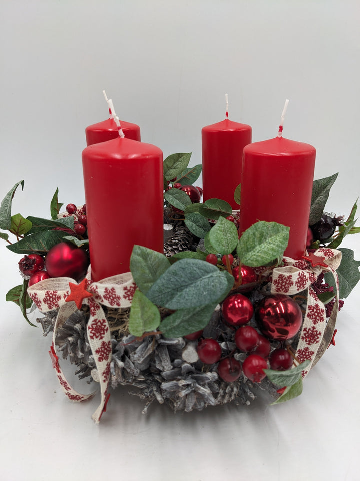 Adventskranz Kugel Zapfen Stern rot